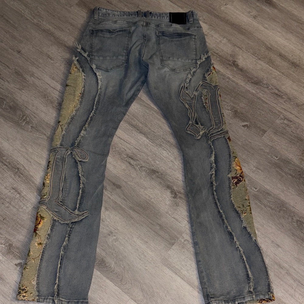 Stylish Gray Floral Men's Jeans - Picture 4 of 5